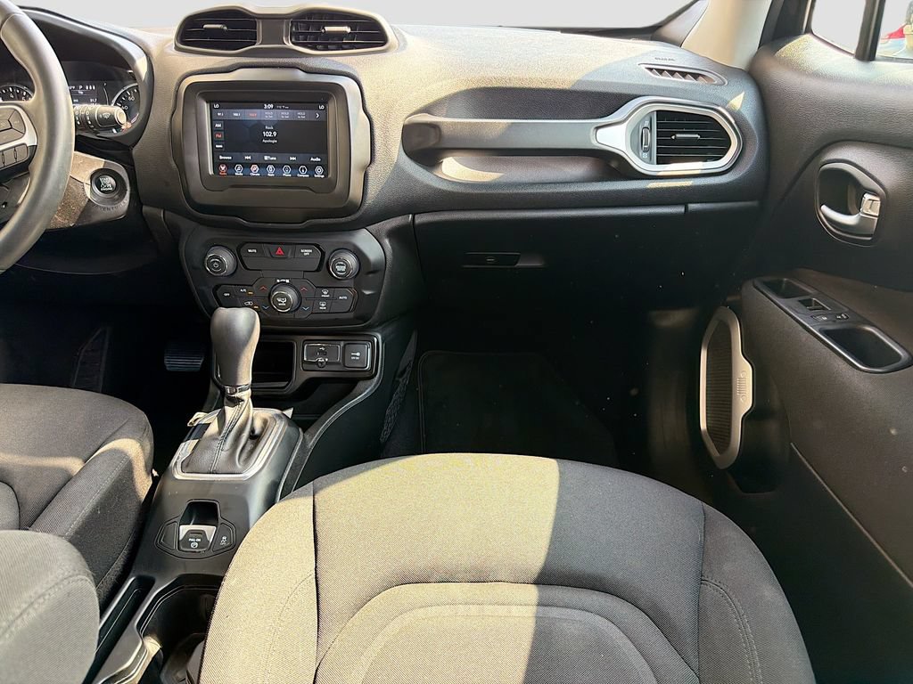 Used 2019 Jeep Renegade Latitude FWD image 18