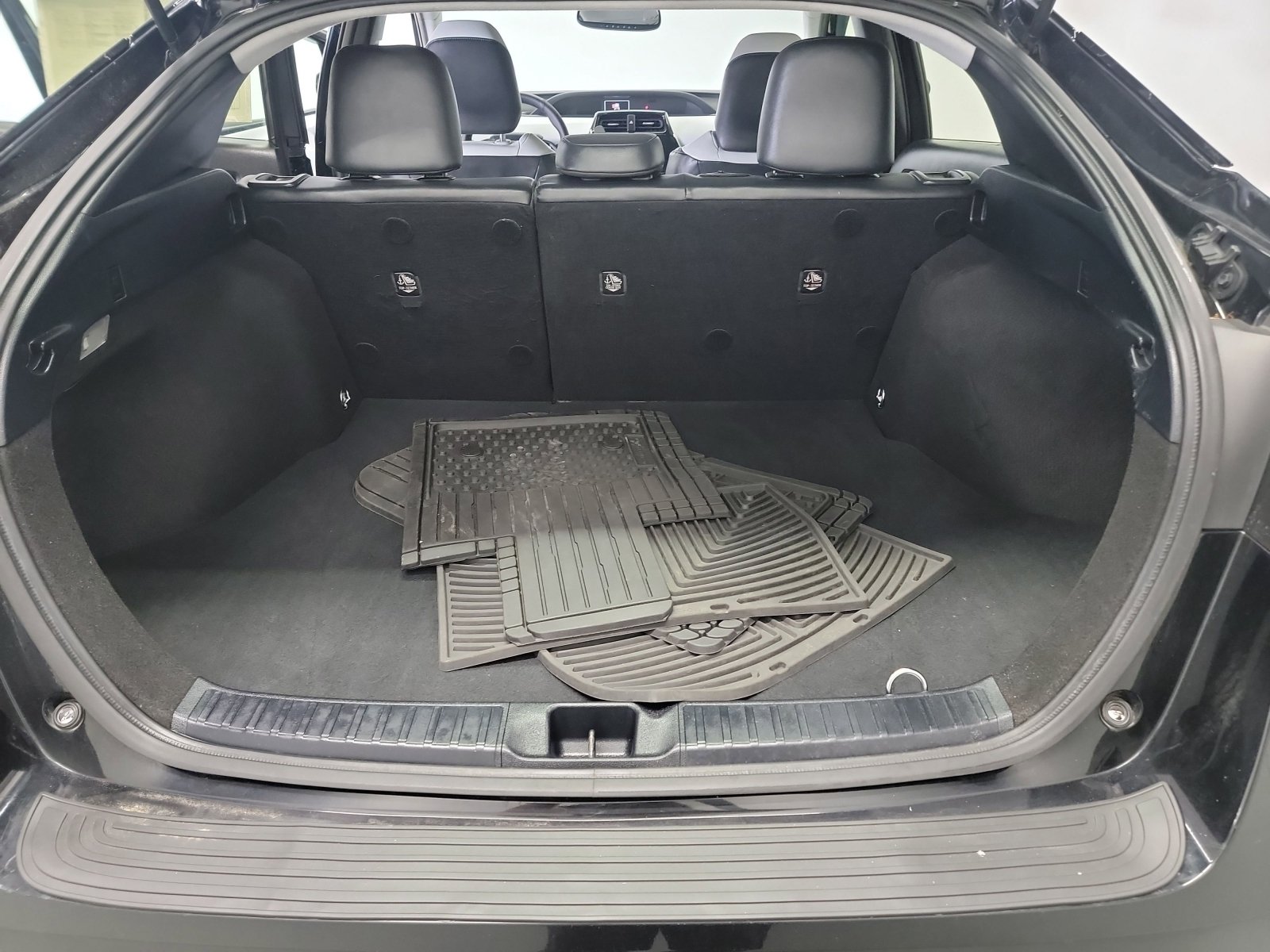 Used 2019 Toyota Prius XLE AWD/4WD image 25