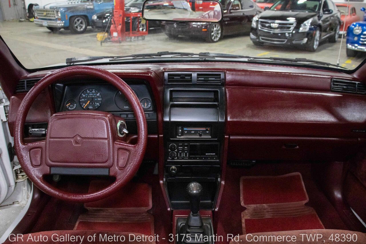 Used 1991 Dodge Shadow Convertible image 17