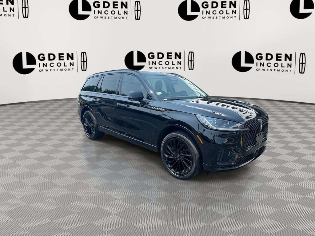 Used 2026 Lincoln Aviator Reserve w/ Jet Appearance Package AWD/4WD image 2