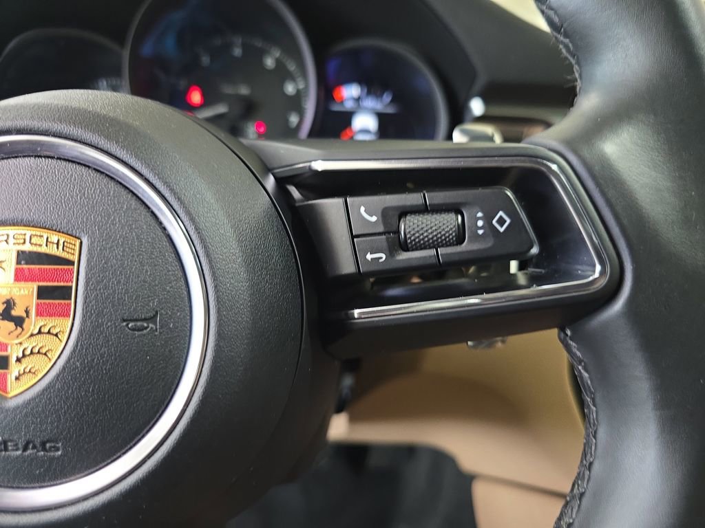 Used 2022 Porsche Macan AWD/4WD image 21