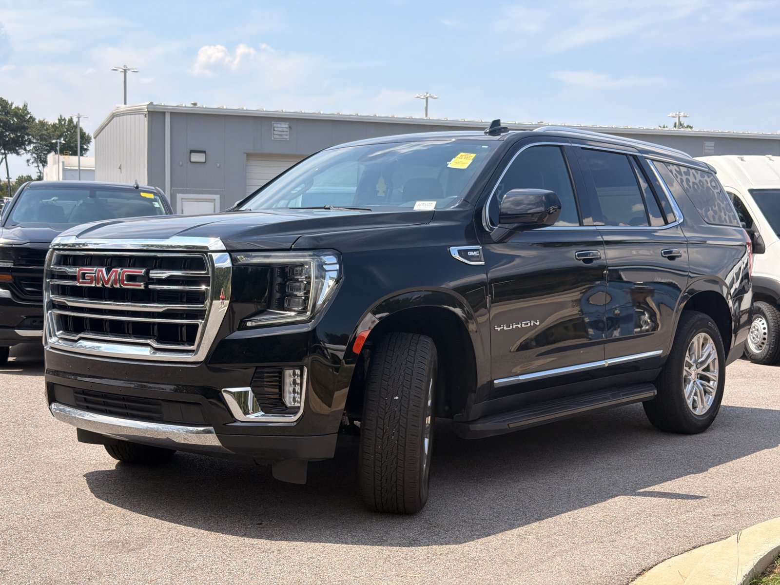 Used 2023 GMC Yukon SLT RWD image 7