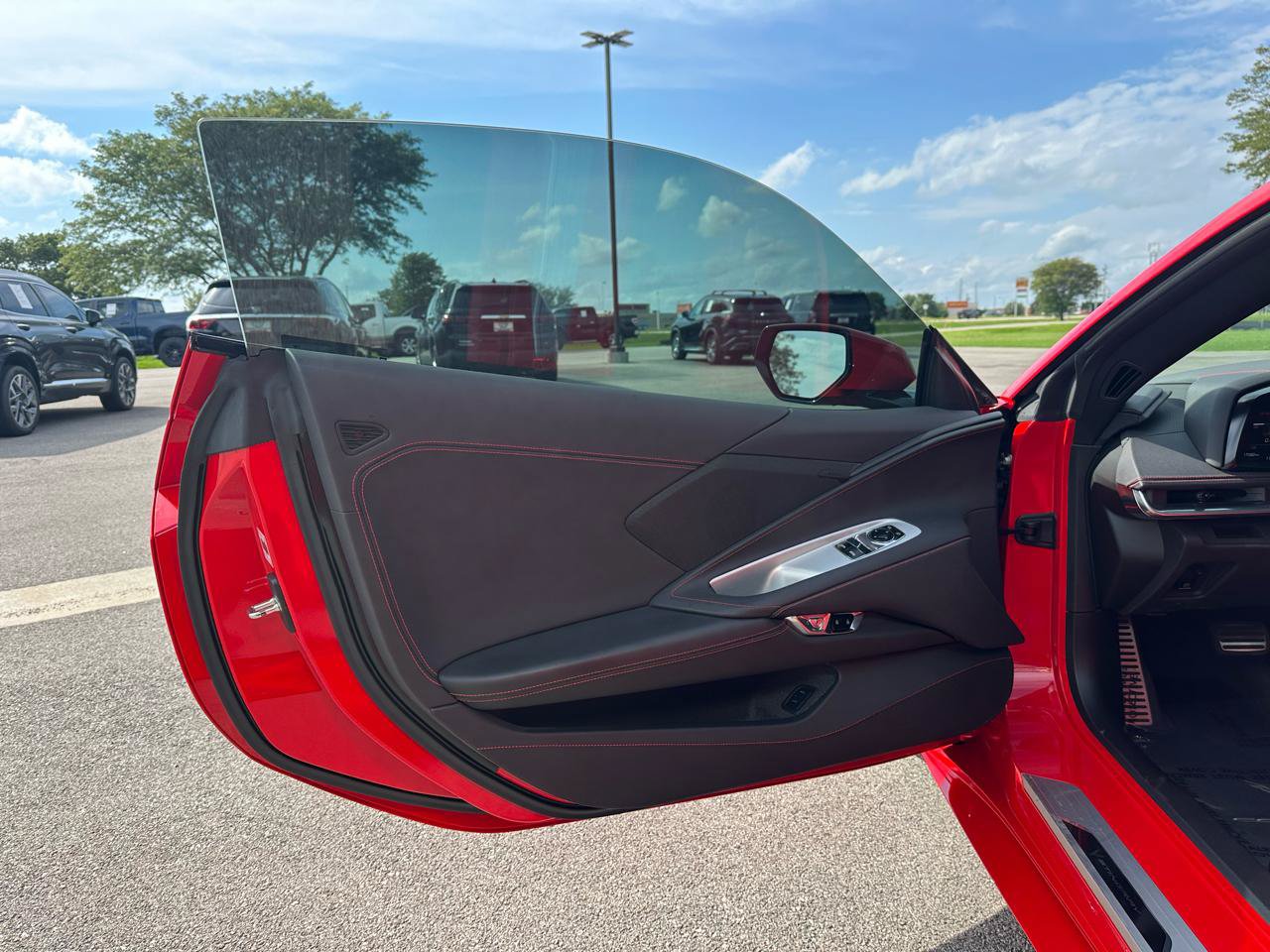 Used 2021 Chevrolet Corvette Stingray Coupe w/ Z51 Performance Package RWD image 11