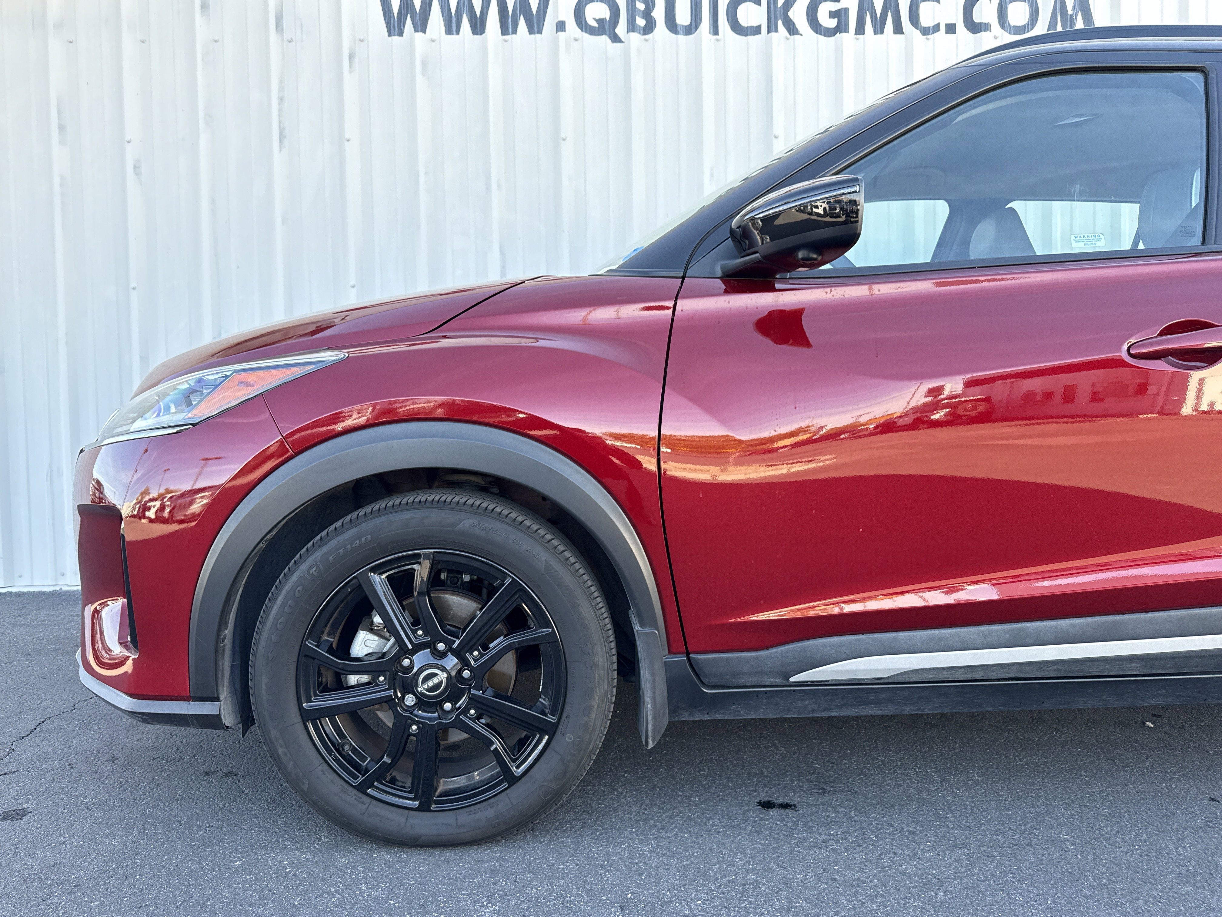 Used 2023 Nissan Kicks SR w/ SR Premium Package image 4