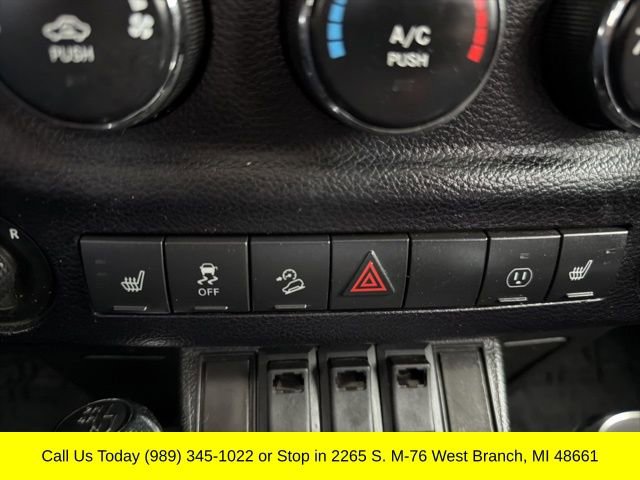 Used 2014 Jeep Wrangler Unlimited Rubicon w/ Max Tow Package AWD/4WD image 30