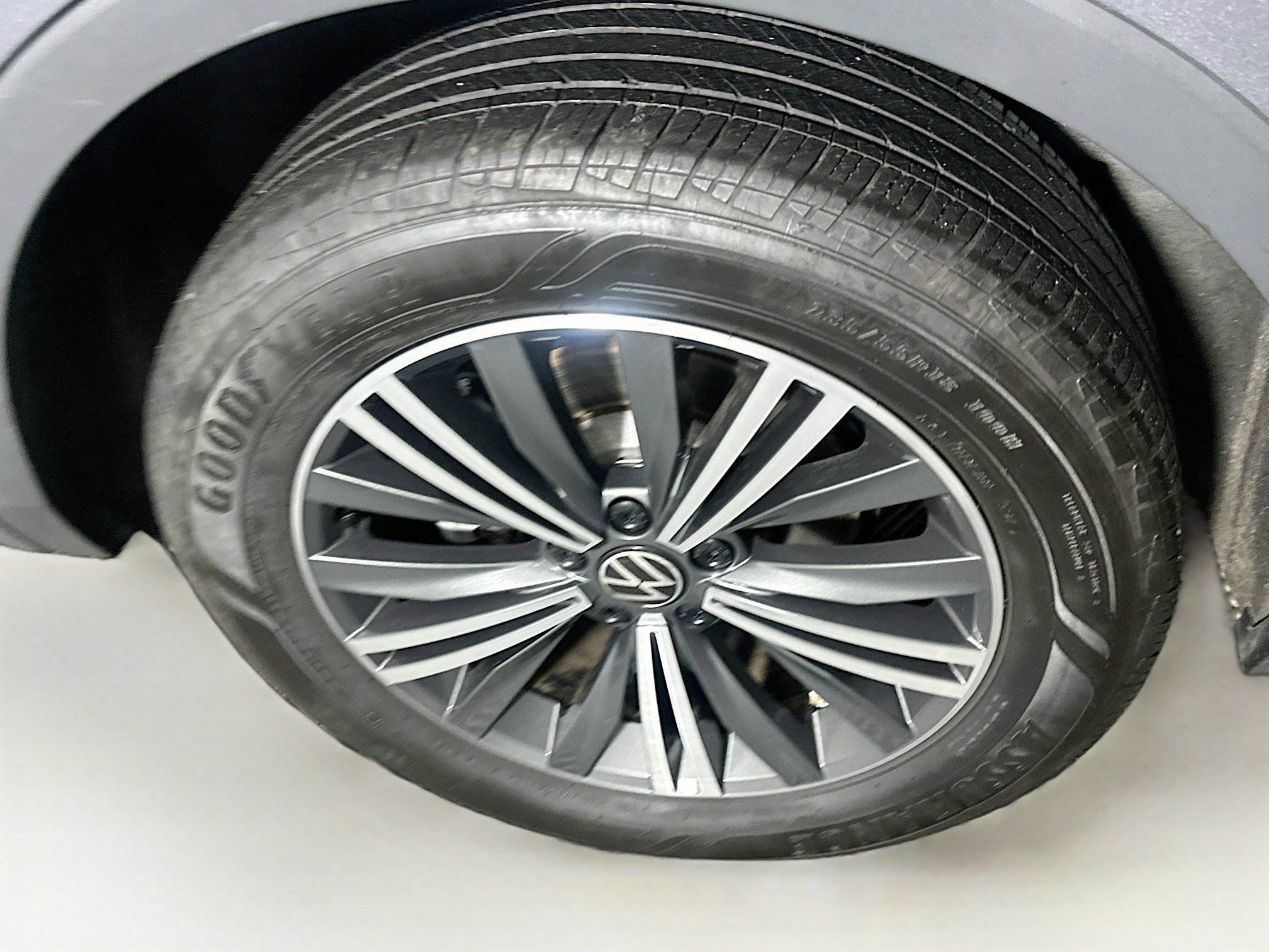 Used 2024 Volkswagen Tiguan Wolfsburg Edition image 11