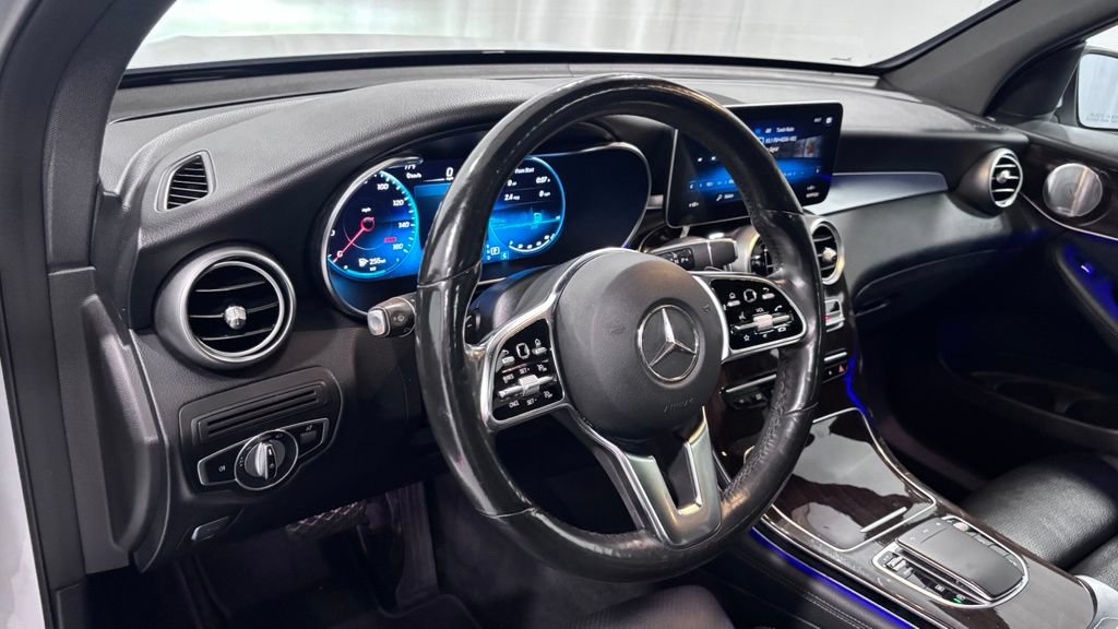 Used 2020 Mercedes-Benz GLC 300 4MATIC image 10