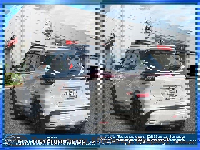 Used 2024 Nissan Kicks SR image 8
