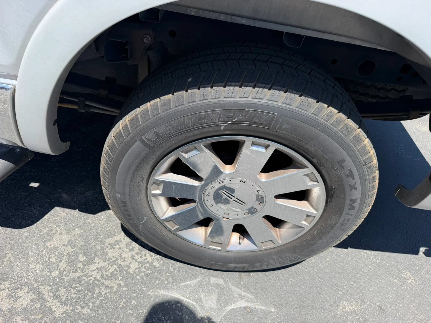Used 2006 Lincoln Mark LT 2WD image 32