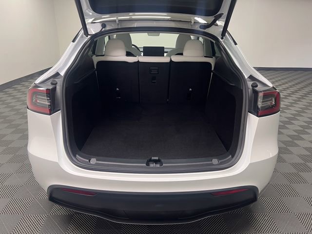 Used 2023 Tesla Model Y 2WD image 7
