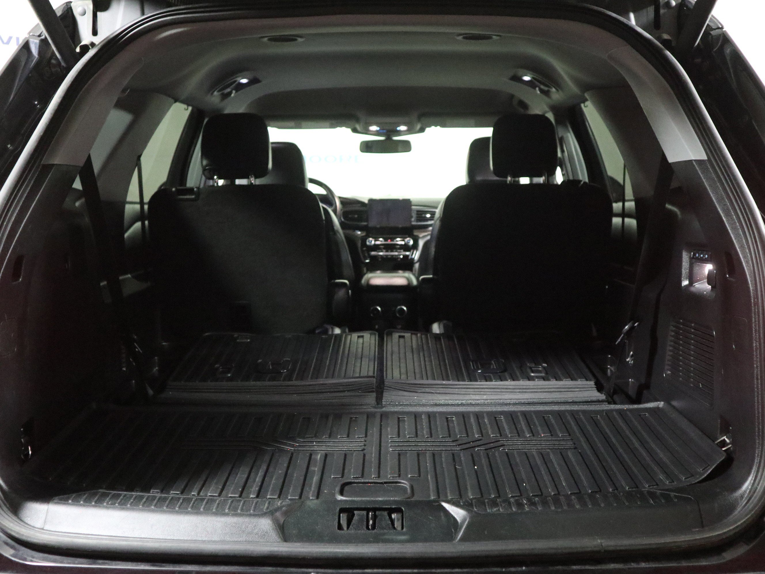 Used 2022 Ford Explorer Limited w/ Equipment Group 301A image 9