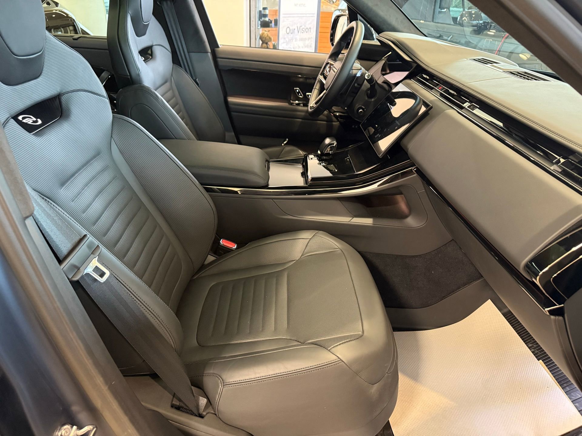 Used 2025 Land Rover Range Rover Sport SV Edition Two image 29