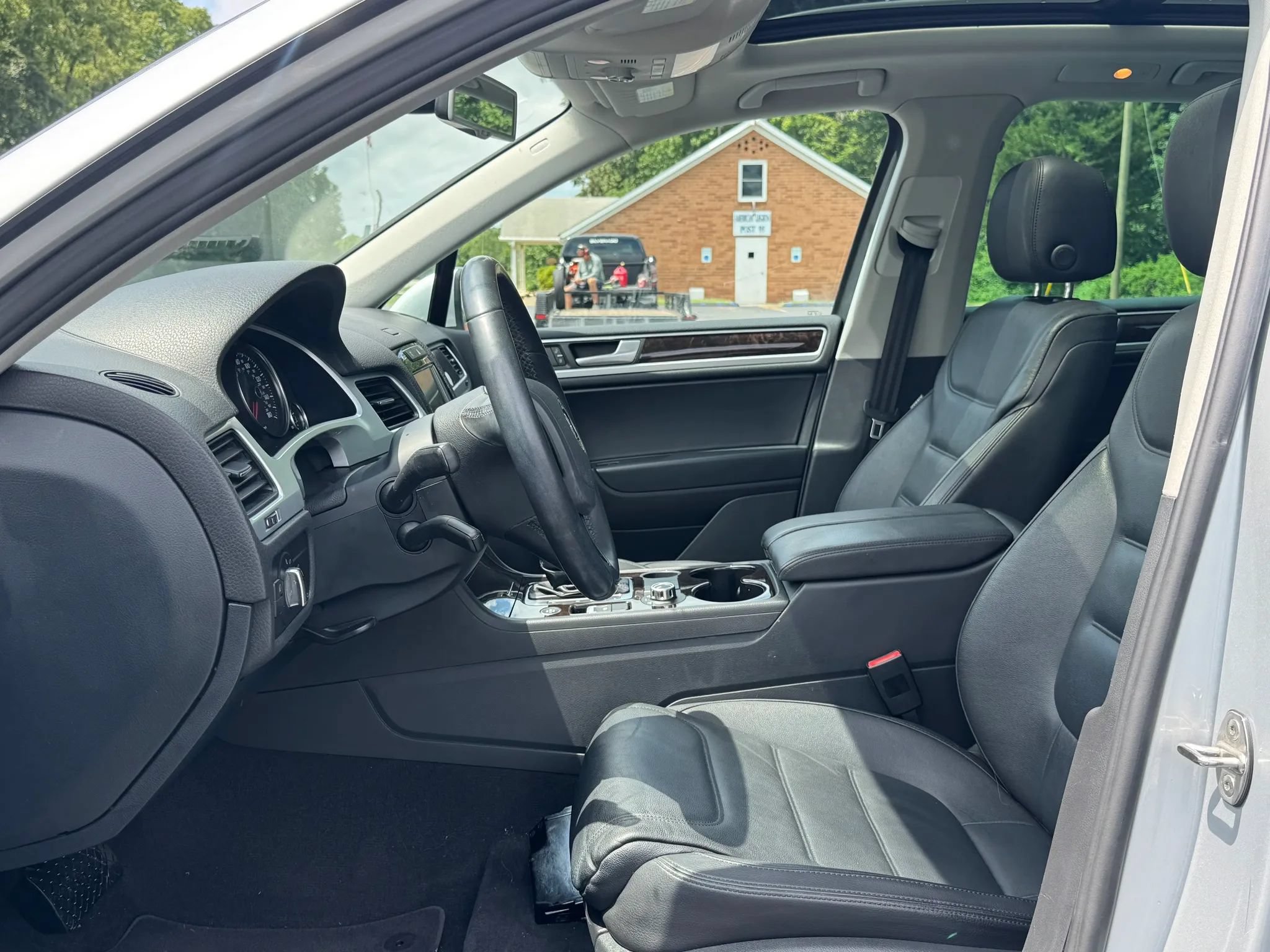 Used 2013 Volkswagen Touareg VR6 AWD/4WD image 12