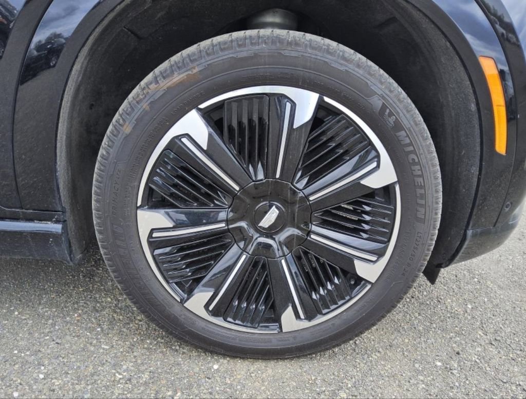 Used 2025 Cadillac Escalade IQ Sport 1 AWD/4WD image 4