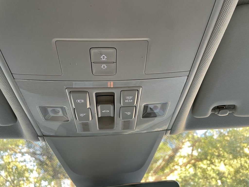 Used 2021 Volkswagen Tiguan SEL image 13