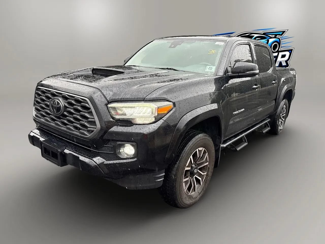 Used 2020 Toyota Tacoma TRD Sport w/ TRD Premium Sport Package AWD/4WD image 3