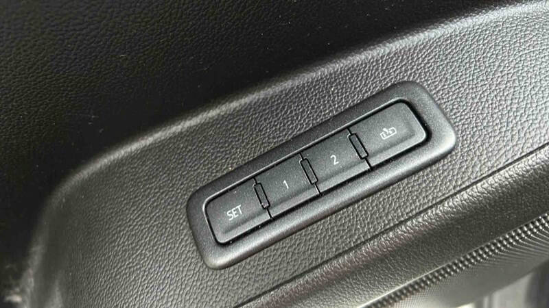 Used 2019 Chevrolet Suburban Premier AWD/4WD image 18