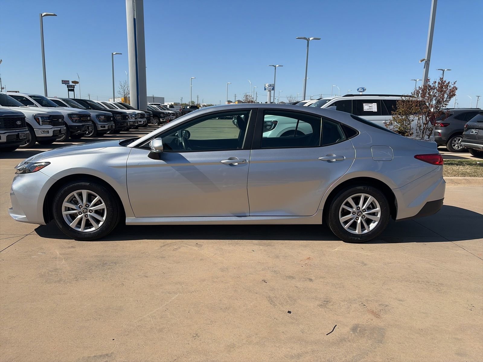 Used 2025 Toyota Camry LE FWD video 2