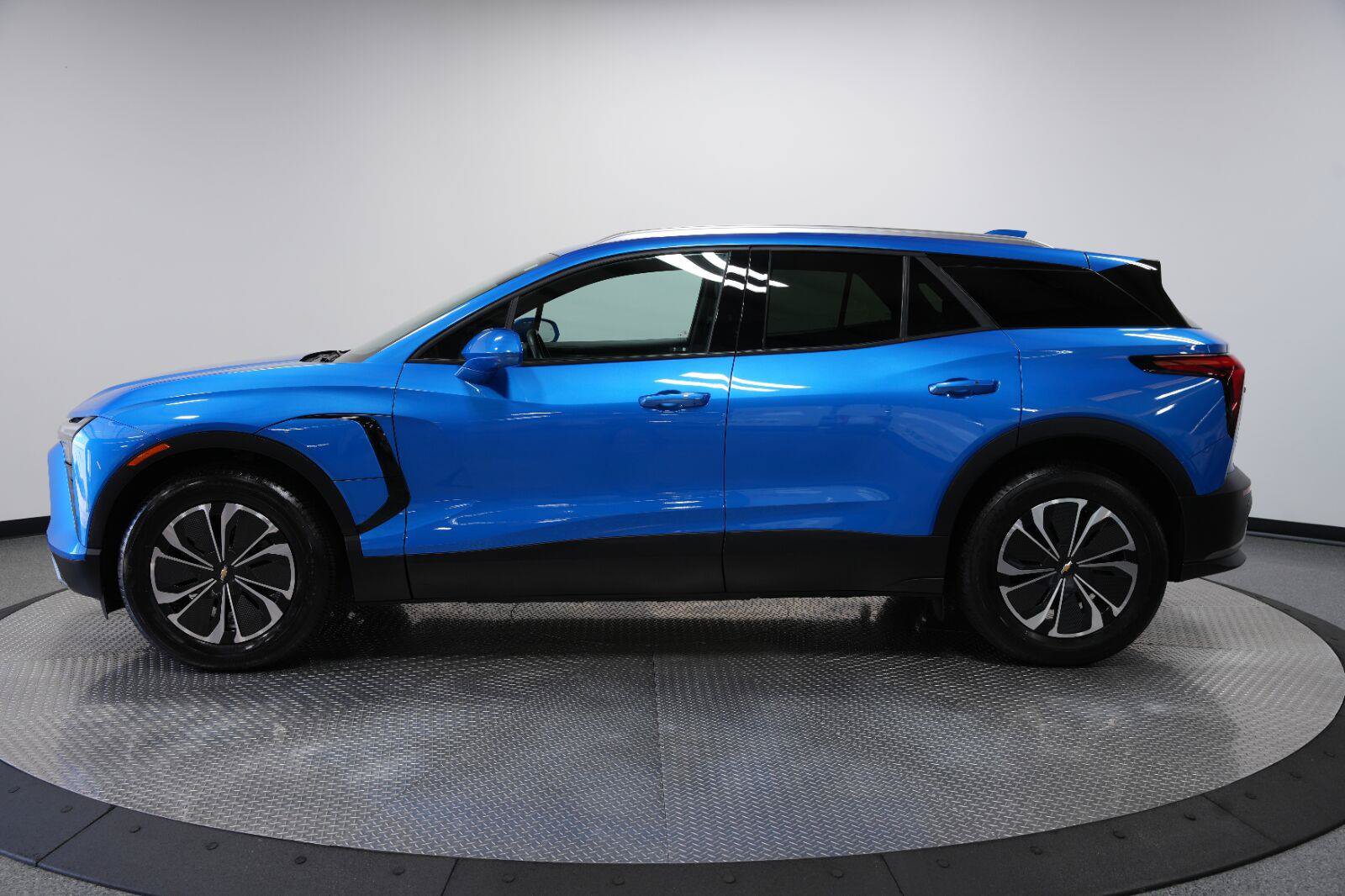 Certified 2024 Chevrolet Blazer EV LT AWD/4WD image 5