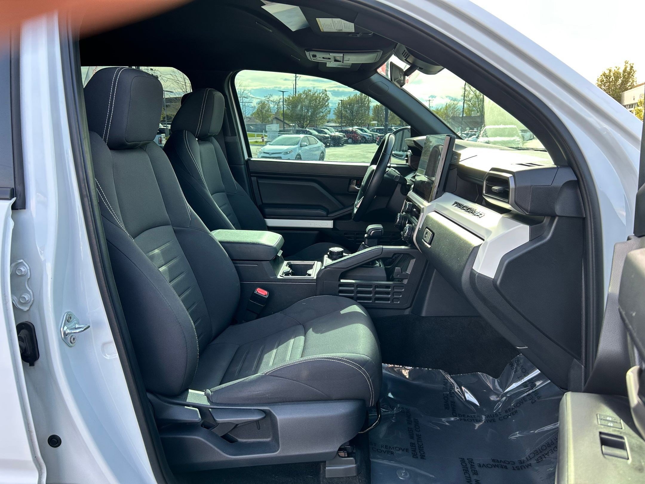 Certified 2024 Toyota Tacoma TRD Off-Road AWD/4WD image 29