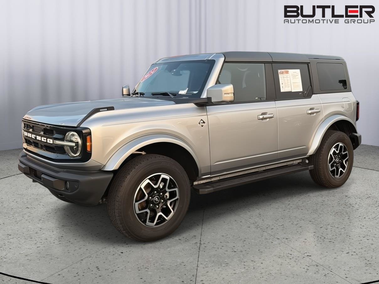 Used 2024 Ford Bronco Outer Banks AWD/4WD image 2