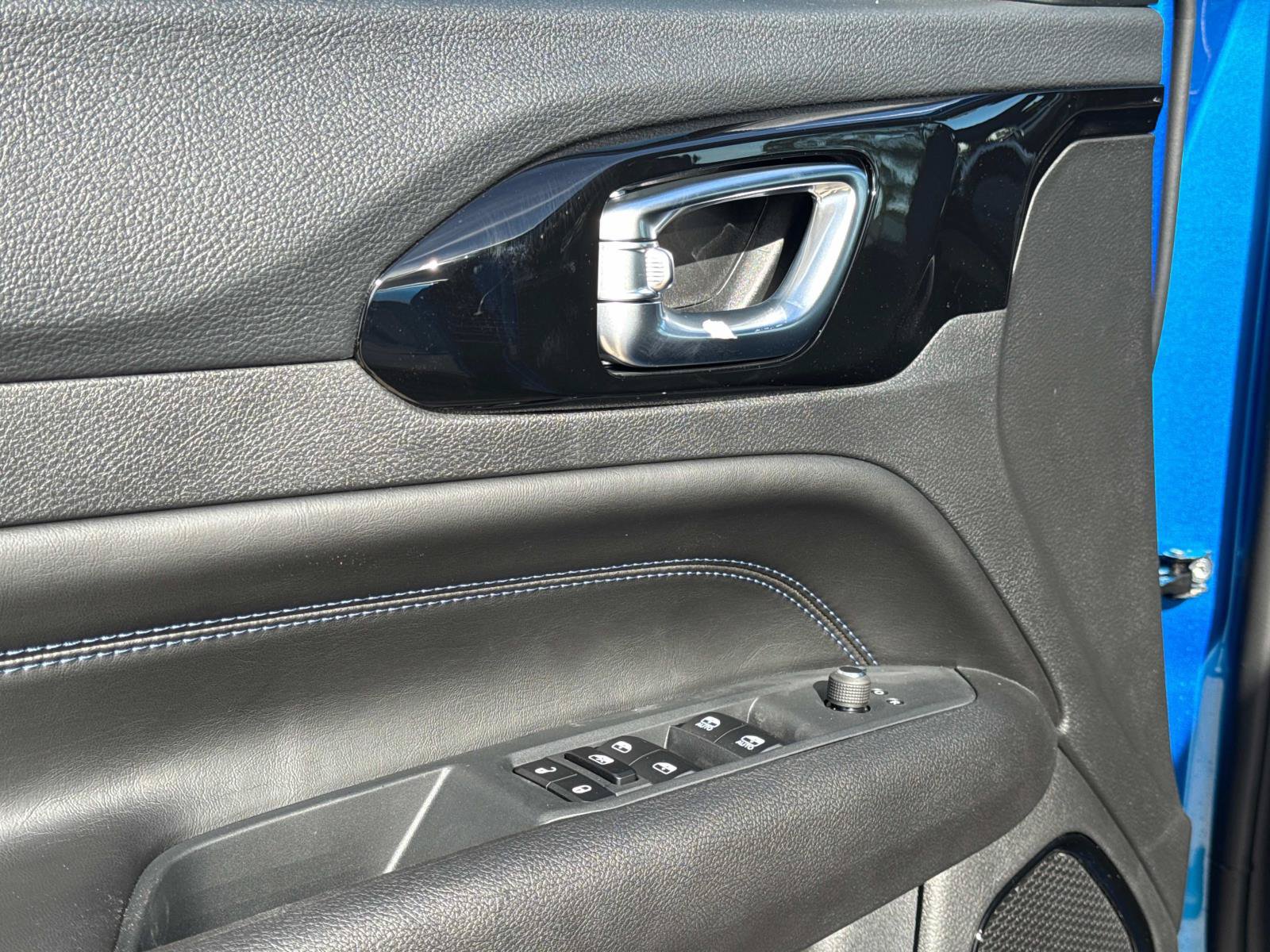 New 2026 Jeep Compass Latitude AWD/4WD image 17