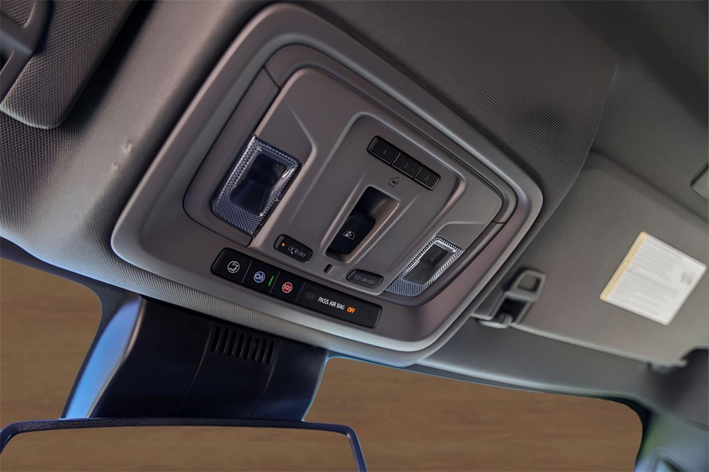 Used 2025 Chevrolet Silverado 2500 LTZ w/ LTZ Convenience Package image 19