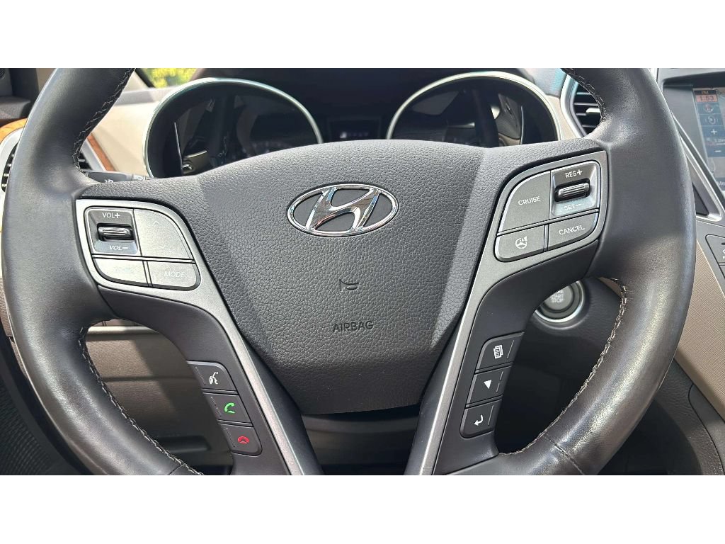 Used 2015 Hyundai Santa Fe GLS w/ Option Group 03 AWD/4WD image 16