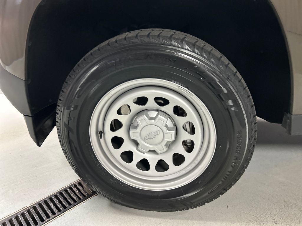 Used 2024 Chevrolet Colorado W/T image 9