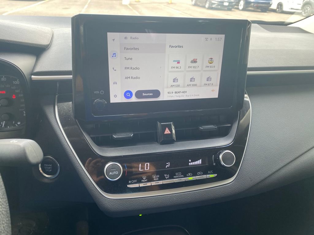 Used 2025 Toyota Corolla LE image 34