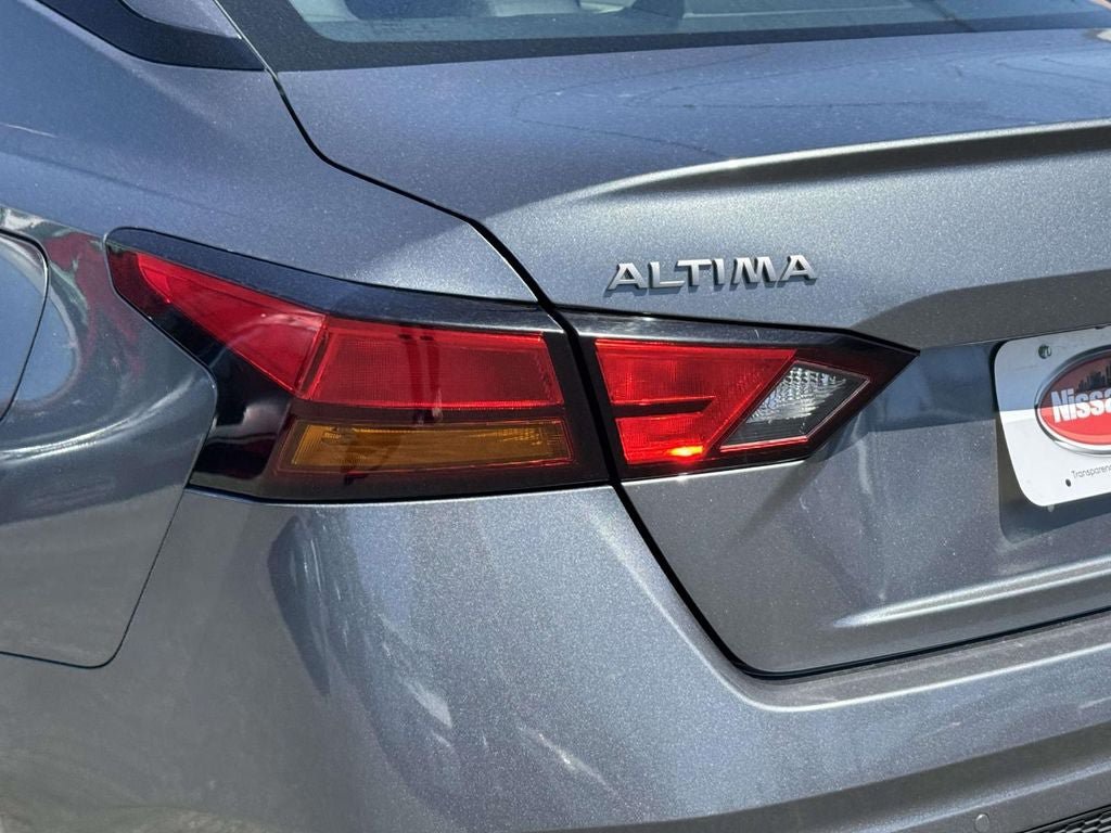 Used 2023 Nissan Altima 2.5 SR FWD image 9