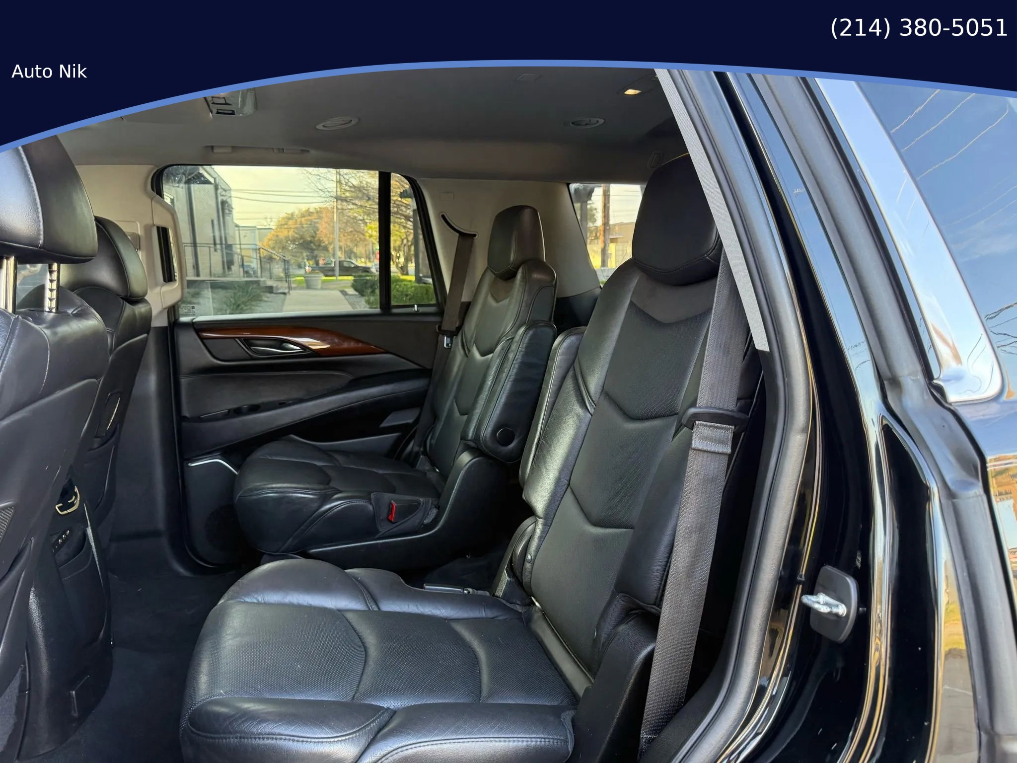 Used 2018 Cadillac Escalade Premium Luxury RWD image 25