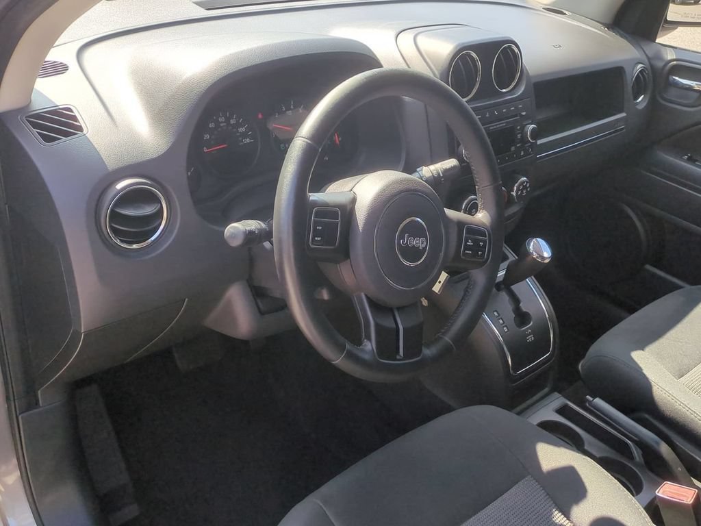 Used 2012 Jeep Compass Latitude AWD/4WD image 13