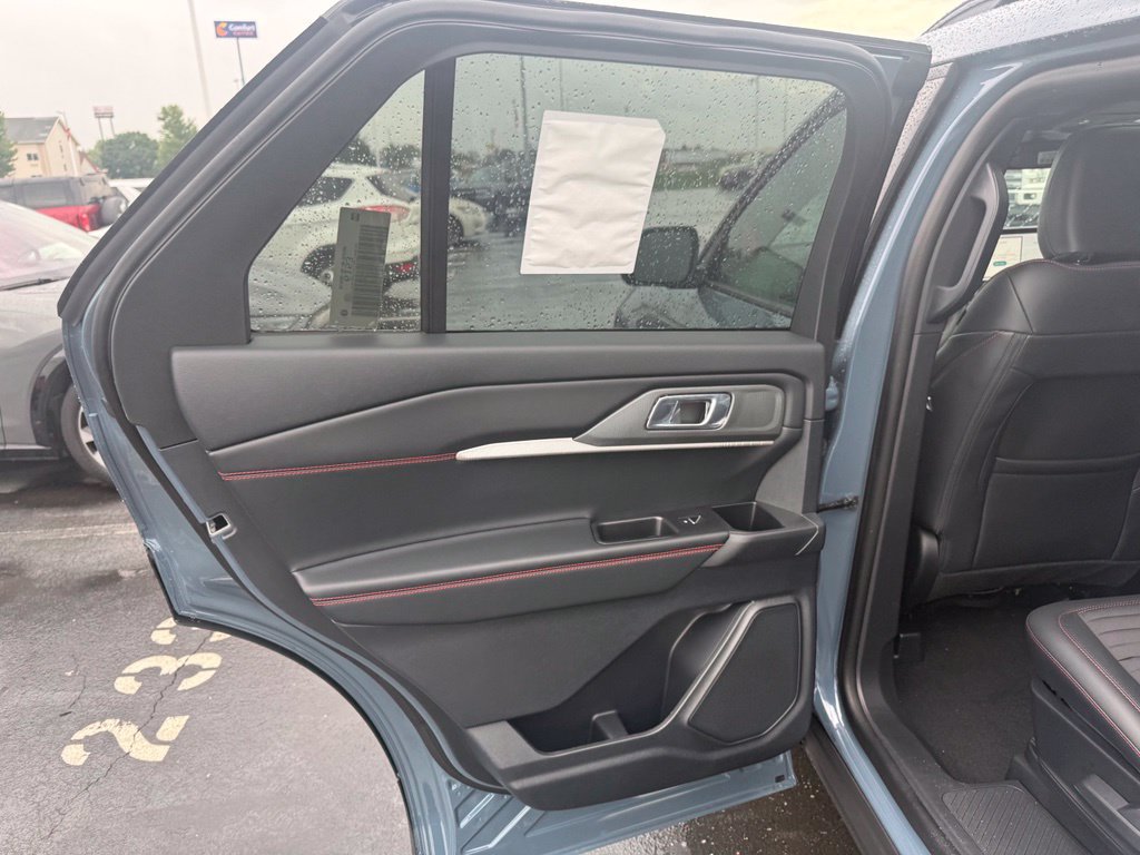 New 2026 Ford Explorer ST-Line w/ ST-Line Street Pack AWD/4WD image 32