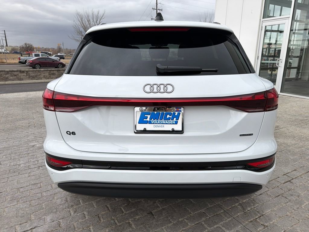 Used 2025 Audi Q6 e-tron Premium w/ Convenience Package image 4