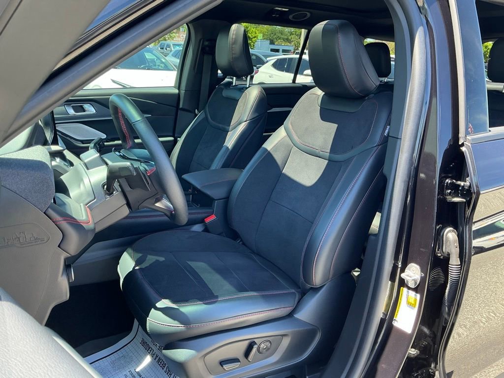 Used 2025 Ford Explorer ST w/ Sun And Sound Package AWD/4WD image 29