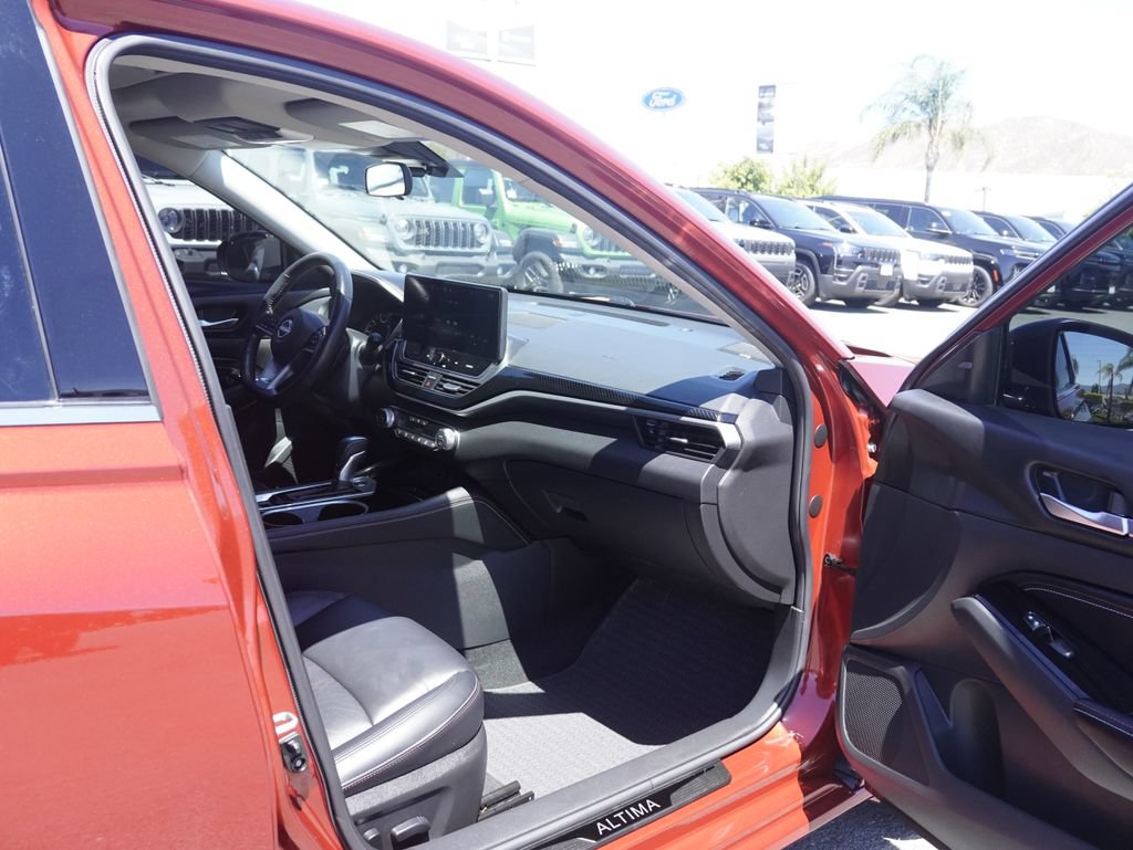 Used 2023 Nissan Altima 2.0 SR FWD image 29