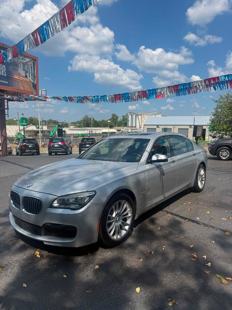 Used 2013 BMW 750Li RWD image 7