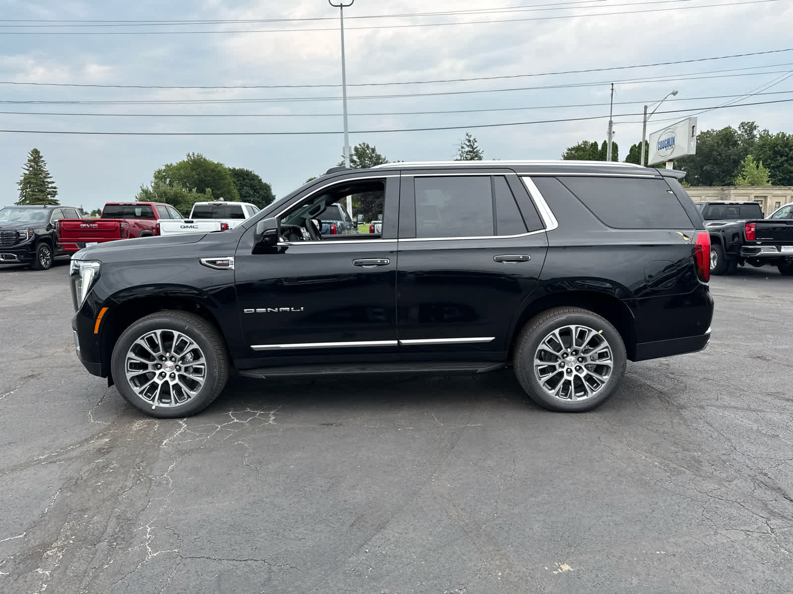 New 2026 GMC Yukon Denali w/ Advanced Technology Package AWD/4WD image 2