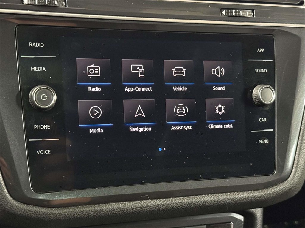 Used 2021 Volkswagen Tiguan SE image 6
