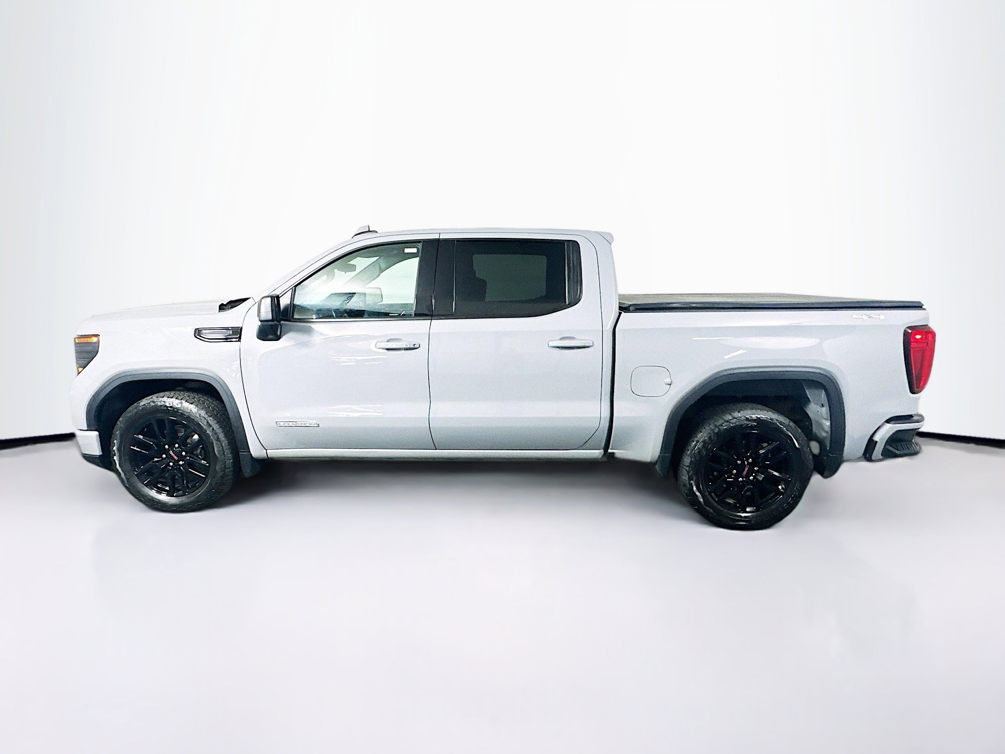 Used 2024 GMC Sierra 1500 Elevation image 4