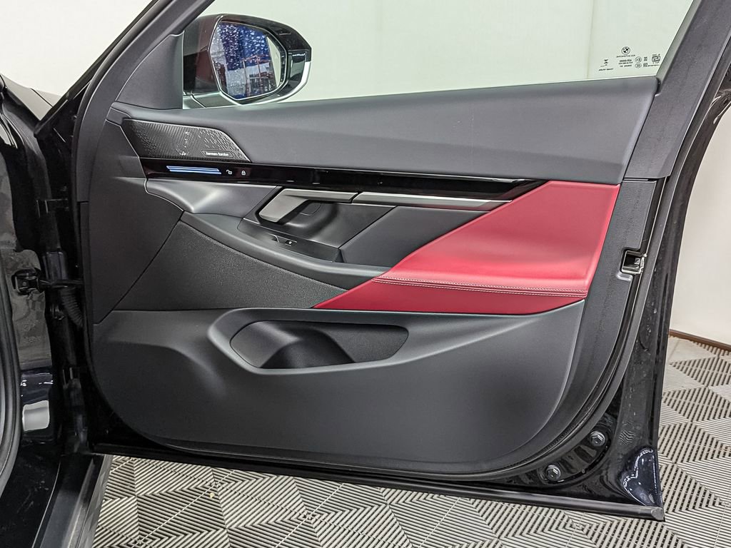 Used 2025 BMW 530i xDrive w/ Premium Package image 30