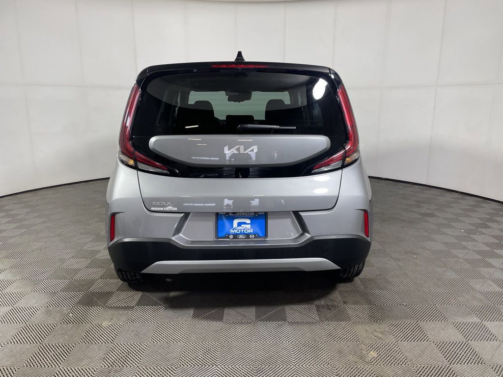 Used 2023 Kia Soul S image 6