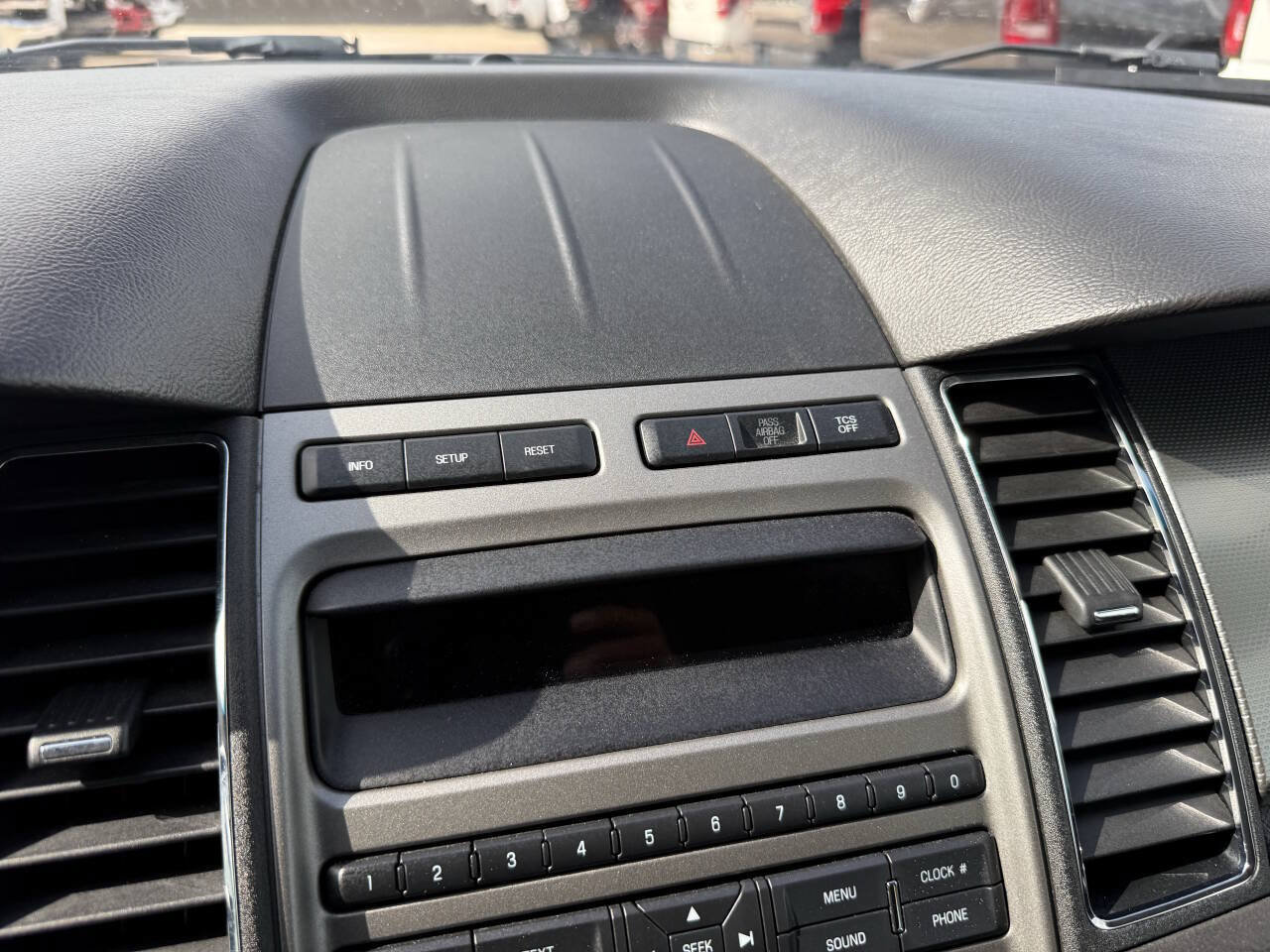 Used 2012 Ford Taurus SEL FWD image 25
