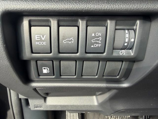 Used 2025 Subaru Forester Premium image 24