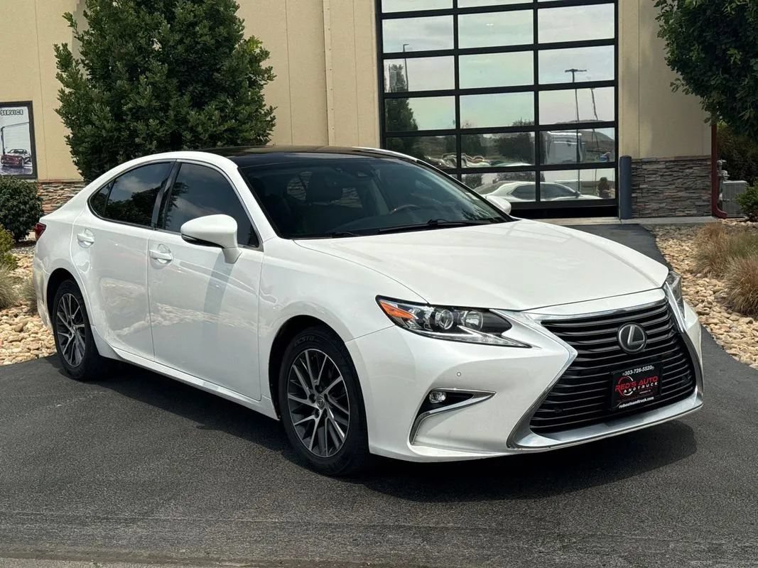 Used 2017 Lexus ES 350 w/ Navigation System Package FWD image 2