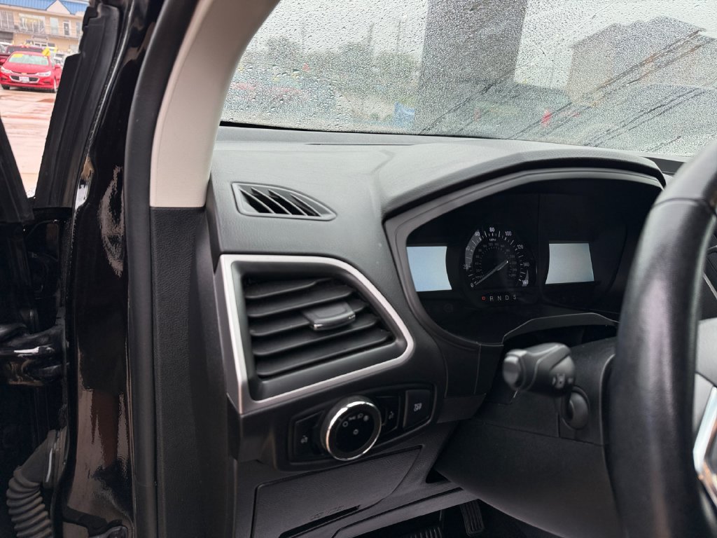 Used 2024 Ford Edge SEL AWD/4WD image 16