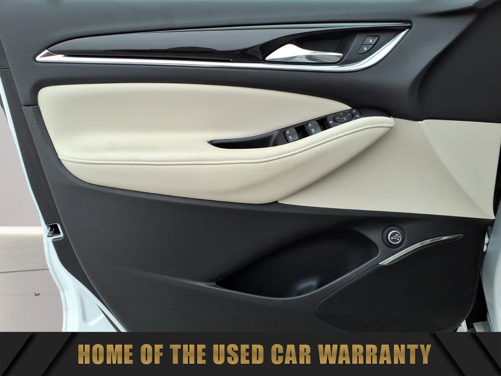 Used 2023 Buick Enclave Essence image 12