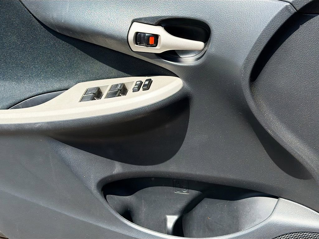 Used 2010 Toyota Corolla S image 22