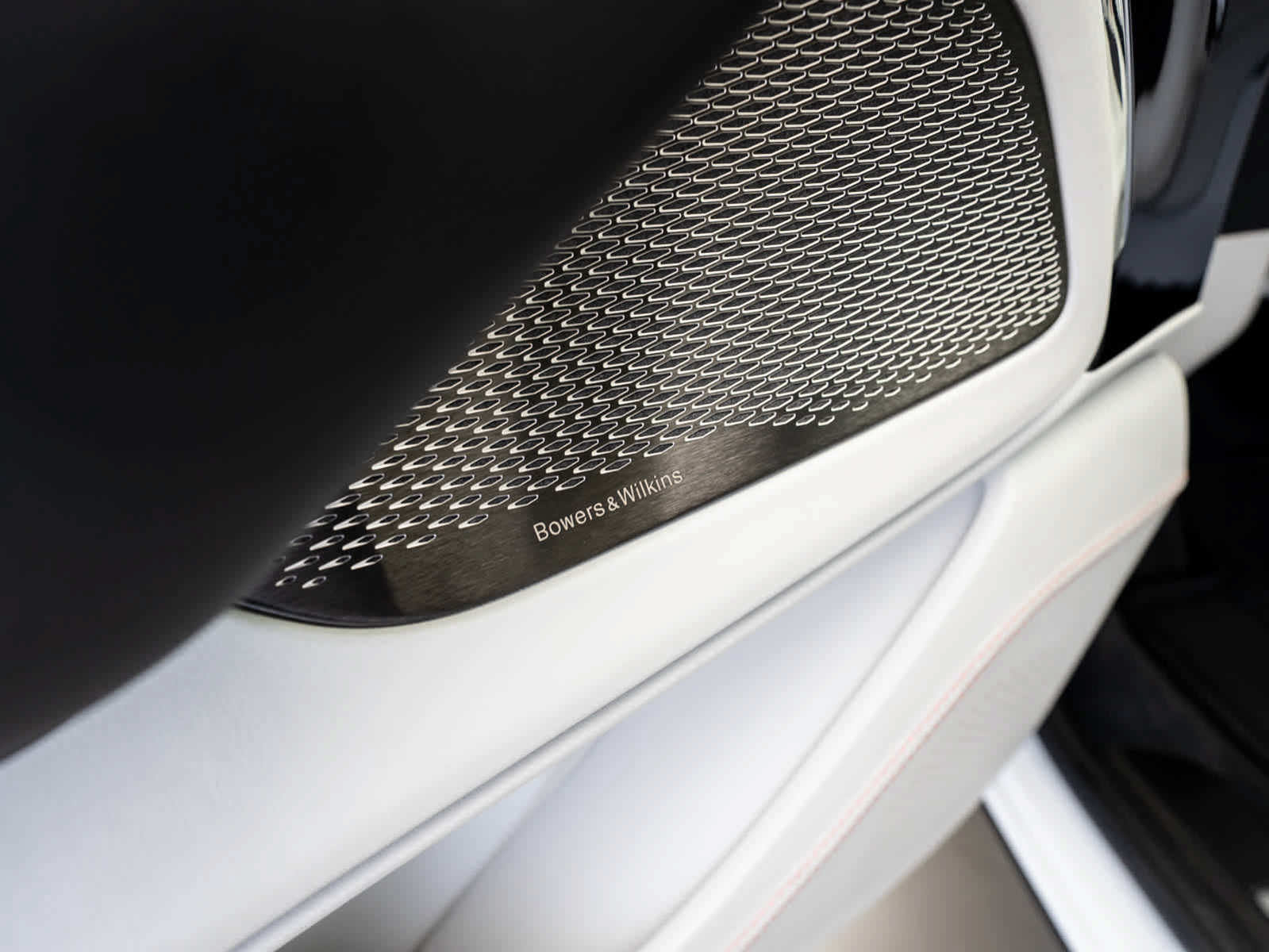 Used 2025 Aston Martin DBX 707 AWD/4WD image 21